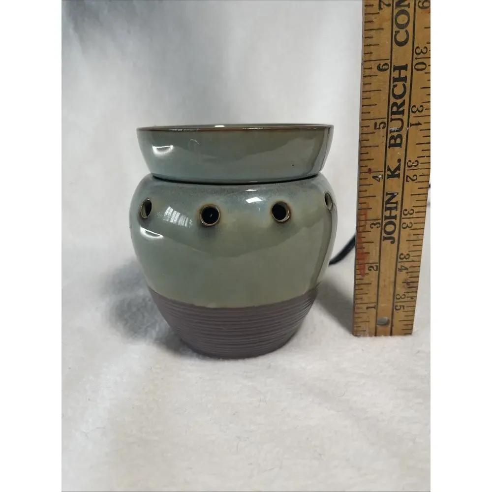 Scentsy Warmer ~ LIMESTONE ~ Mid Size ~Excellent Condition
